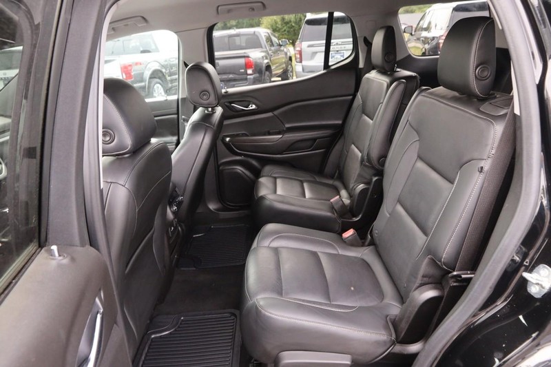 GMC Acadia Vehicle Image 10
