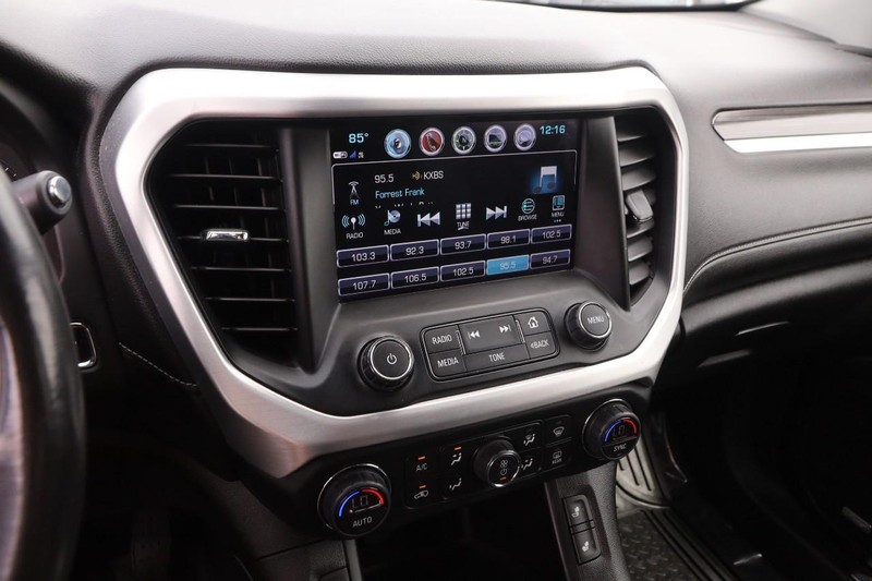 GMC Acadia Vehicle Image 18