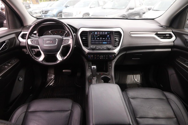 GMC Acadia Vehicle Image 22