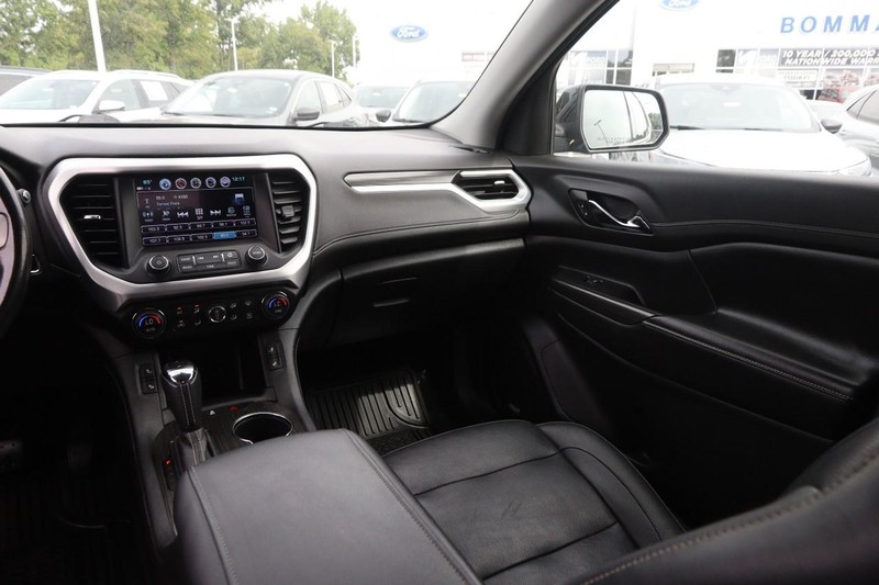 GMC Acadia Vehicle Image 26