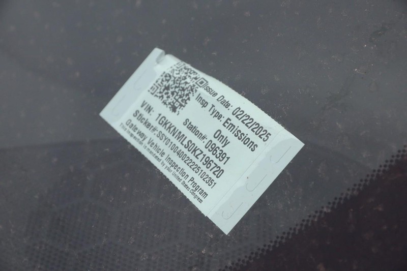 GMC Acadia Vehicle Image 30