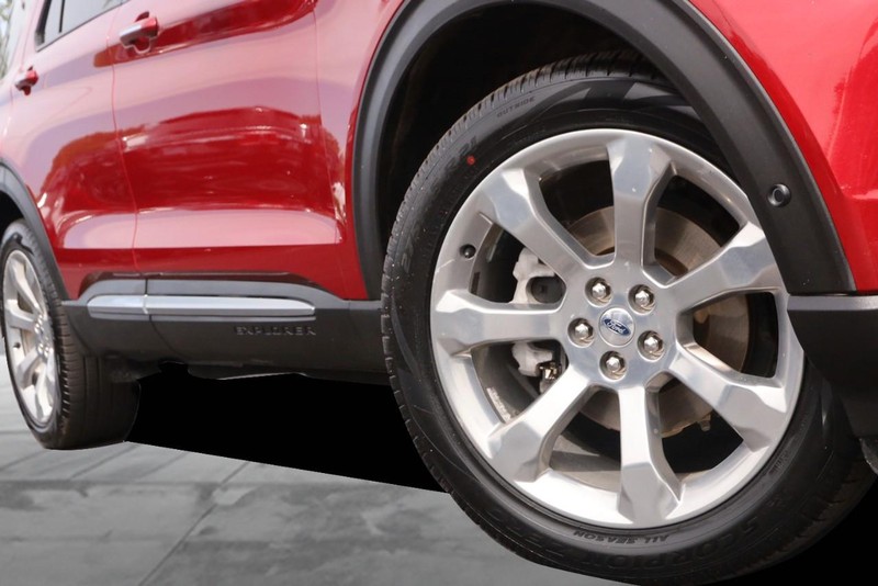 Ford Explorer Vehicle Image 03