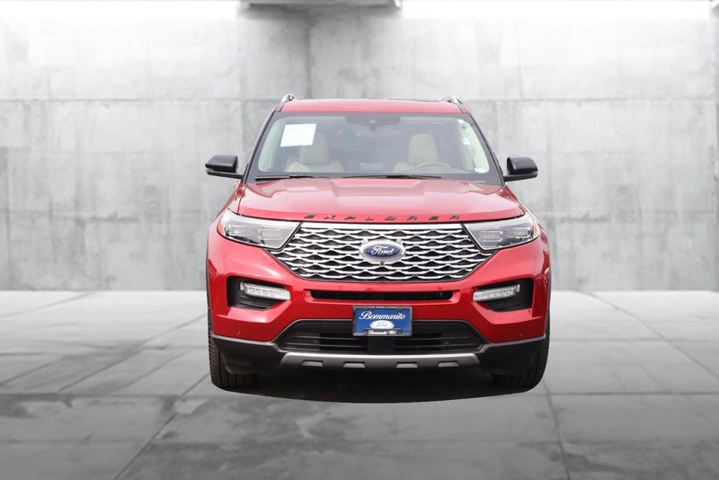 Ford Explorer Vehicle Image 04