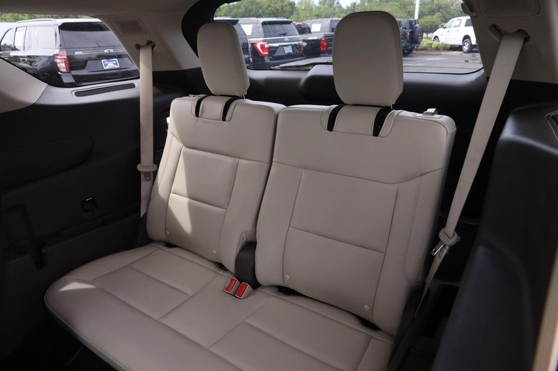 Ford Explorer Vehicle Image 13