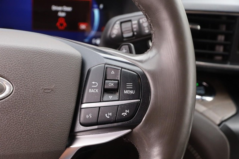 Ford Explorer Vehicle Image 16