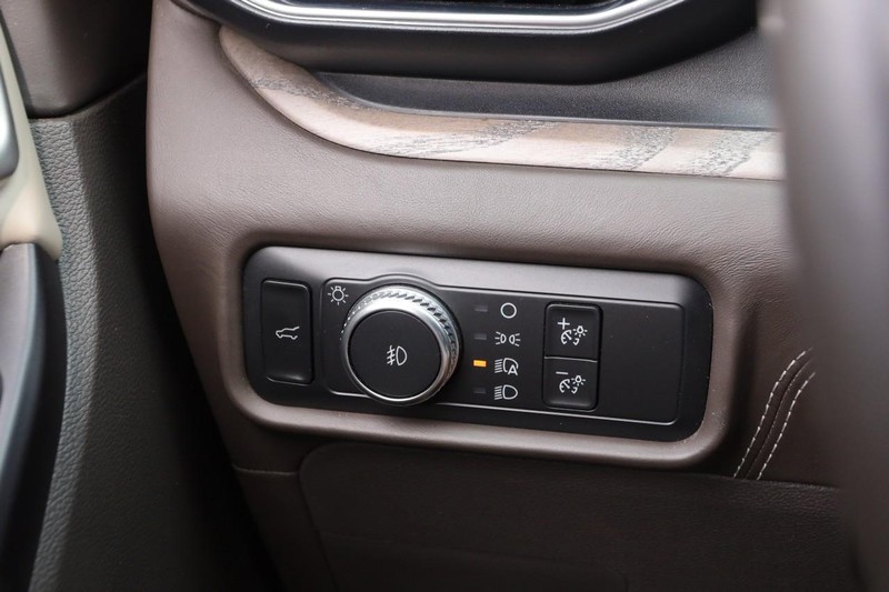 Ford Explorer Vehicle Image 23