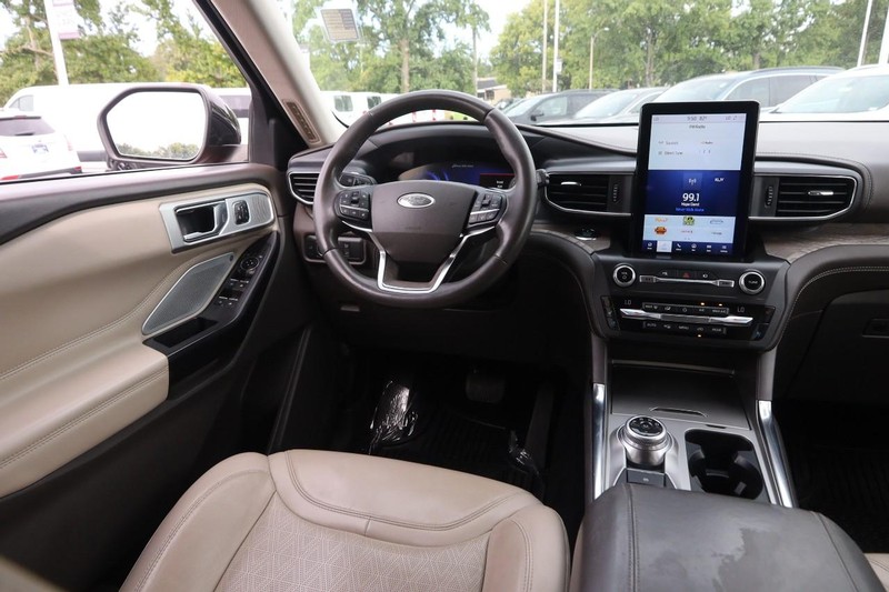 Ford Explorer Vehicle Image 25