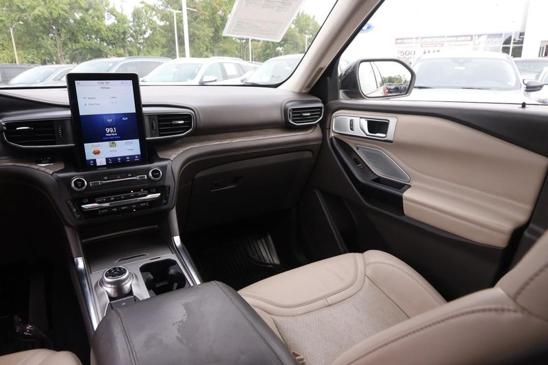 Ford Explorer Vehicle Image 28