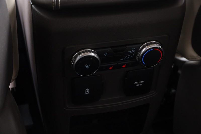 Ford Explorer Vehicle Image 29