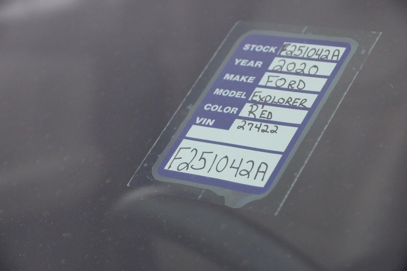 Ford Explorer Vehicle Image 32