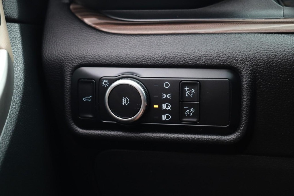 Ford Explorer Vehicle Image 20