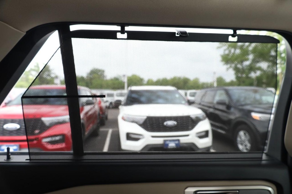 Ford Explorer Vehicle Image 26