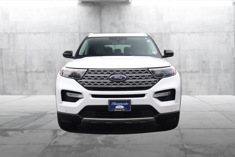 Ford Explorer Vehicle Full-screen Gallery Image 4