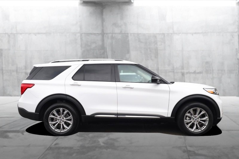 Ford Explorer Vehicle Full-screen Gallery Image 5
