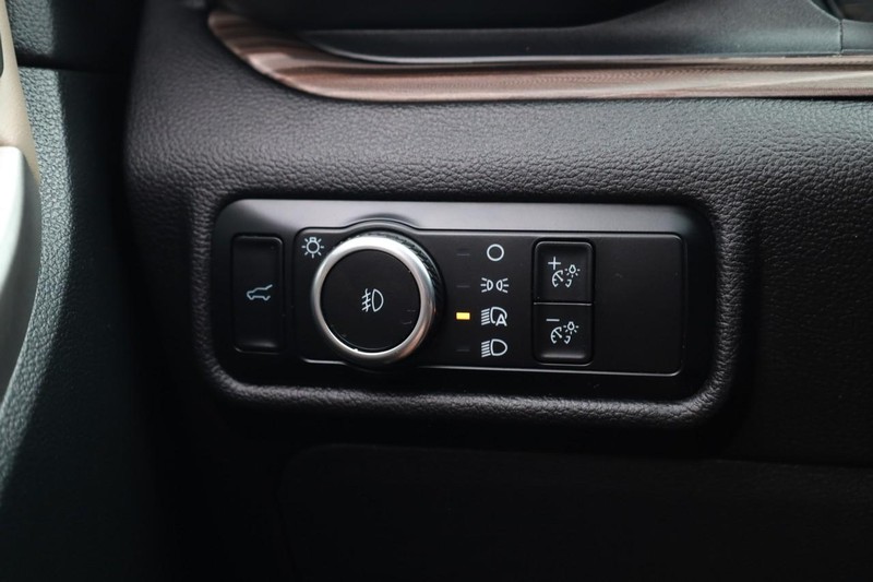 Ford Explorer Vehicle Full-screen Gallery Image 20