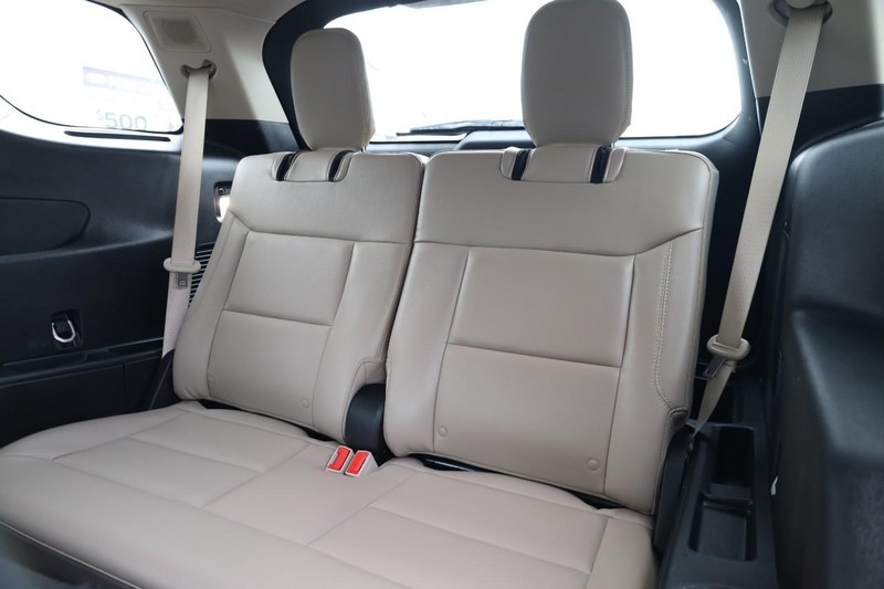 Ford Explorer Vehicle Full-screen Gallery Image 27