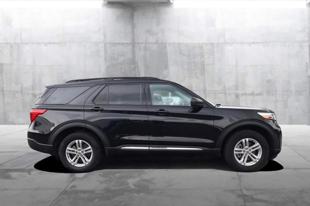 Ford Explorer Vehicle Image 05