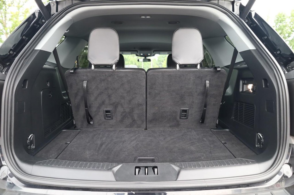 Ford Explorer Vehicle Image 07