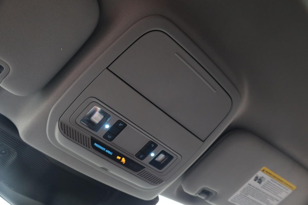 Ford Explorer Vehicle Image 18