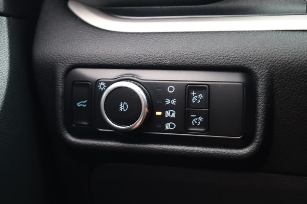 Ford Explorer Vehicle Image 20