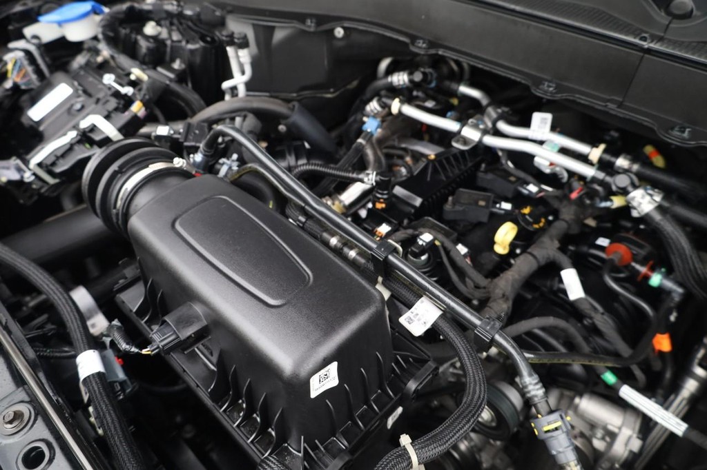 Ford Explorer Vehicle Image 28