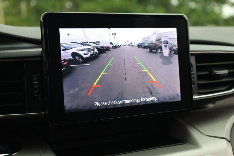 Ford Explorer Vehicle Image 14