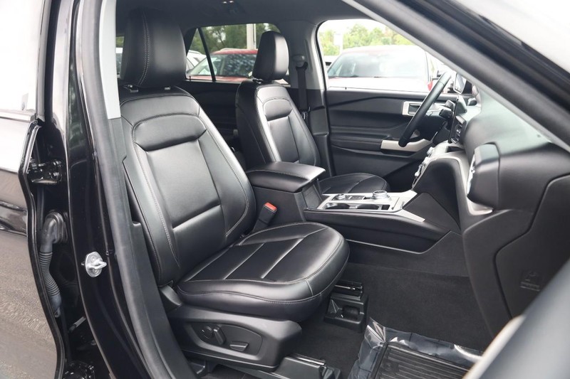 Ford Explorer Vehicle Image 27