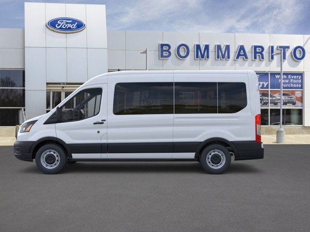 Ford Transit Passenger Wagon Vehicle Full-screen Gallery Image 3