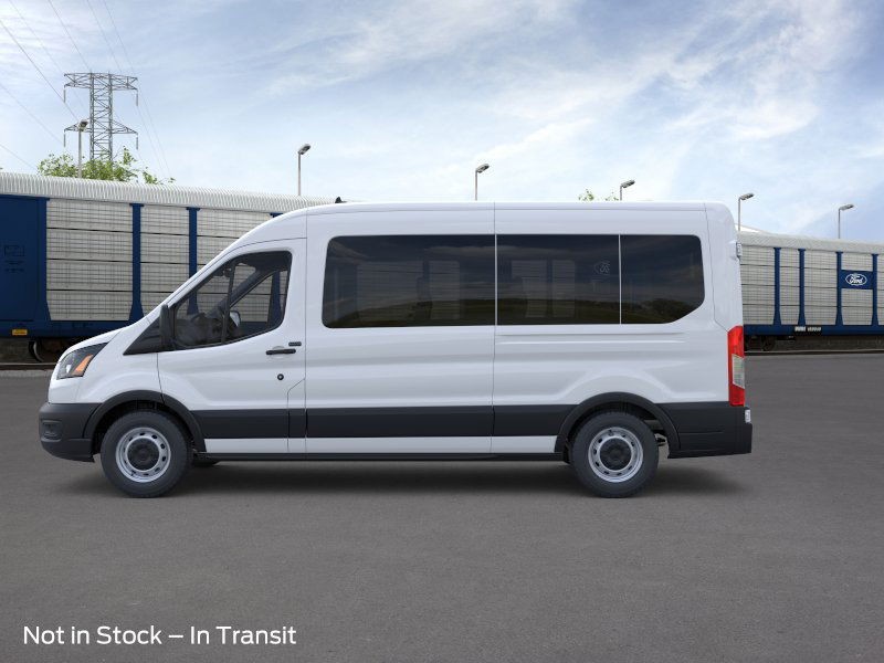 Ford Transit Passenger Wagon Vehicle Image 03