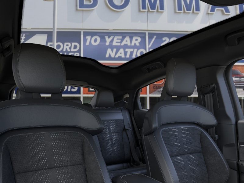 Ford Mustang Mach-E Vehicle Full-screen Gallery Image 22