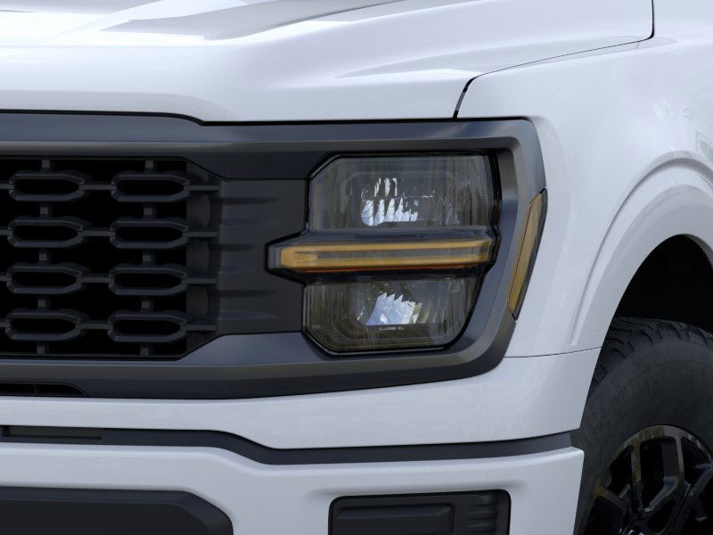 Ford F-150 Vehicle Full-screen Gallery Image 18