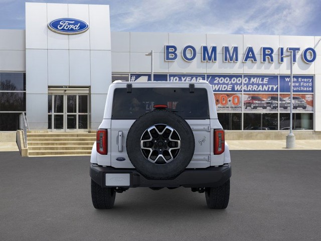 Ford Bronco Vehicle Full-screen Gallery Image 5