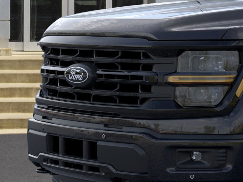 Ford F-150 Vehicle Full-screen Gallery Image 17