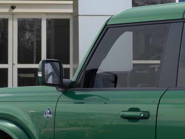 Ford Bronco Vehicle Full-screen Gallery Image 22