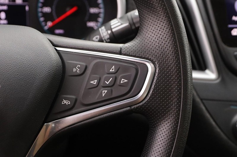 Chevrolet Malibu Vehicle Full-screen Gallery Image 13