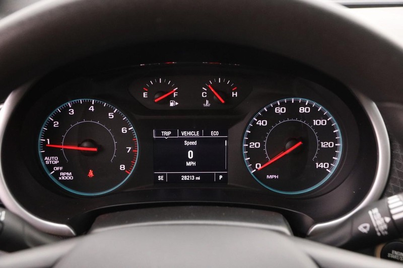 Chevrolet Malibu Vehicle Full-screen Gallery Image 14