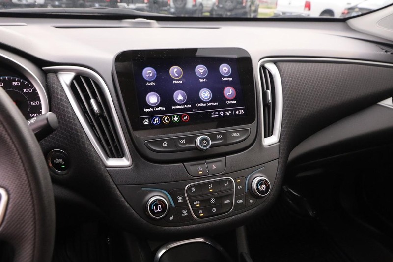 Chevrolet Malibu Vehicle Full-screen Gallery Image 16