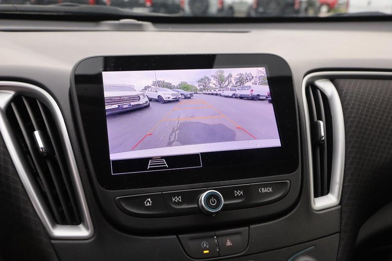 Chevrolet Malibu Vehicle Full-screen Gallery Image 17