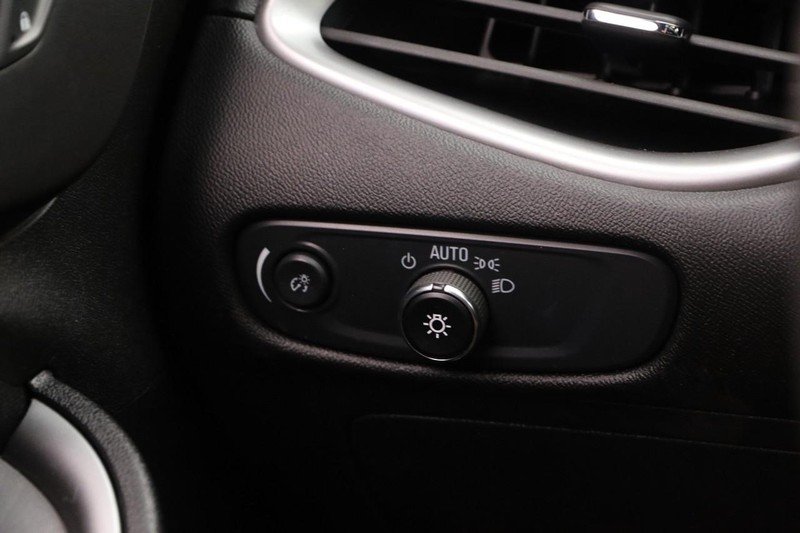 Chevrolet Malibu Vehicle Full-screen Gallery Image 19