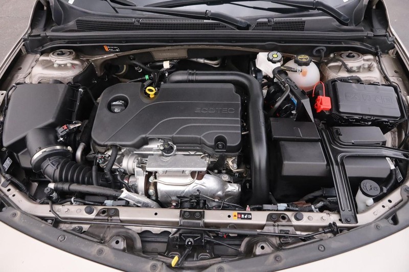 Chevrolet Malibu Vehicle Full-screen Gallery Image 26