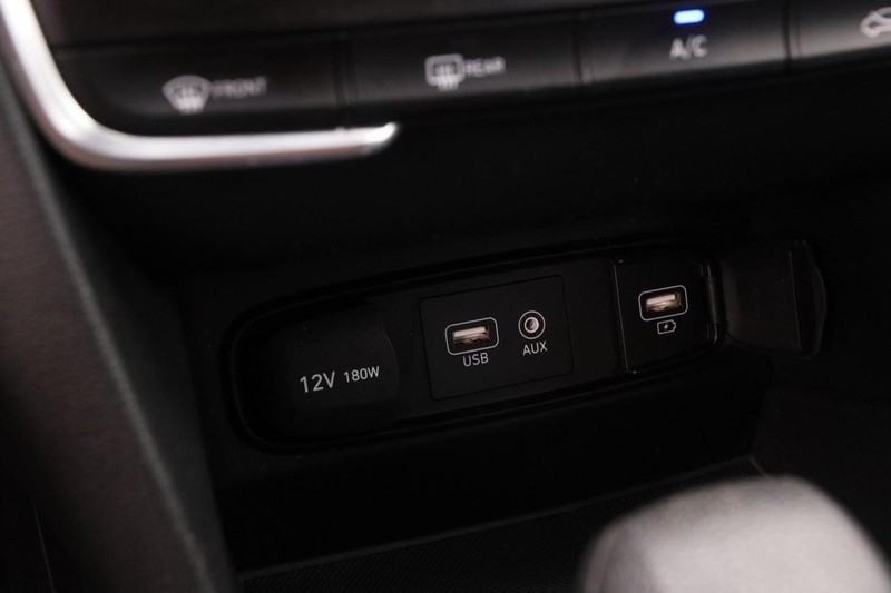 Hyundai Santa Fe Vehicle Image 14