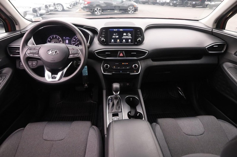 Hyundai Santa Fe Vehicle Image 16