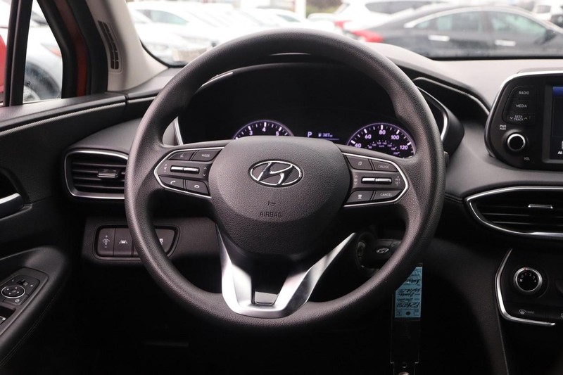 Hyundai Santa Fe Vehicle Image 18