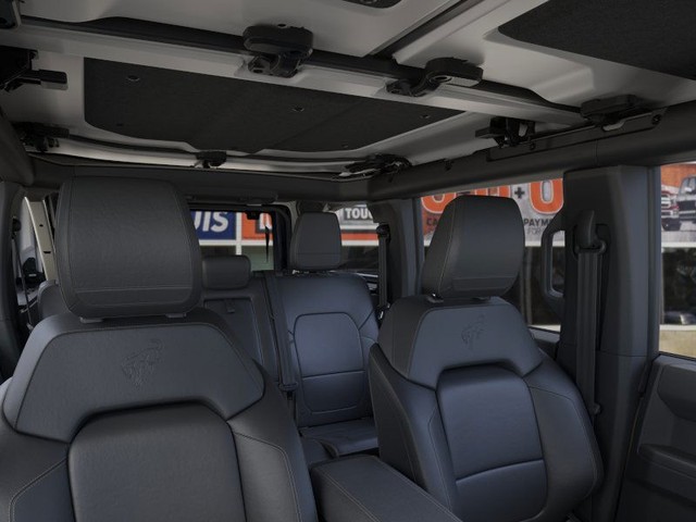 Ford Bronco Vehicle Full-screen Gallery Image 12