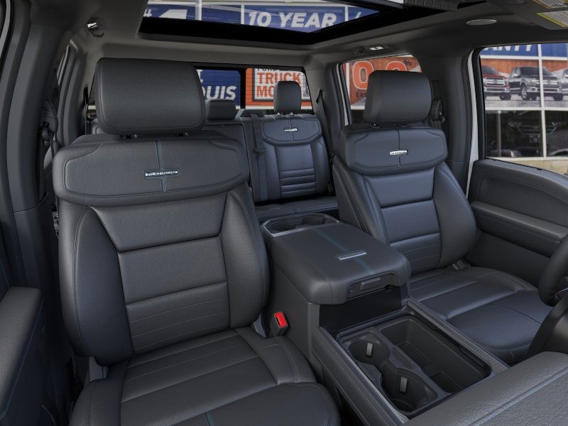 Ford Super Duty F-250 SRW Vehicle Image 10