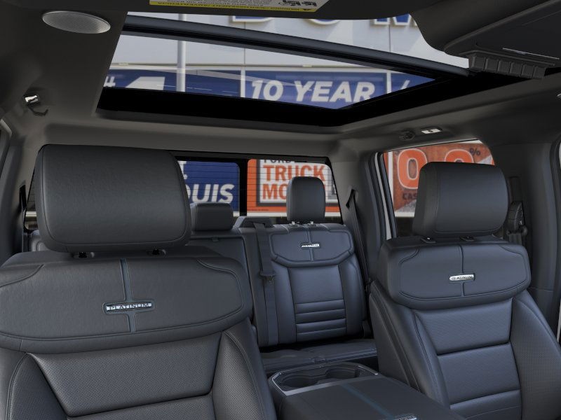 Ford Super Duty F-250 SRW Vehicle Image 22