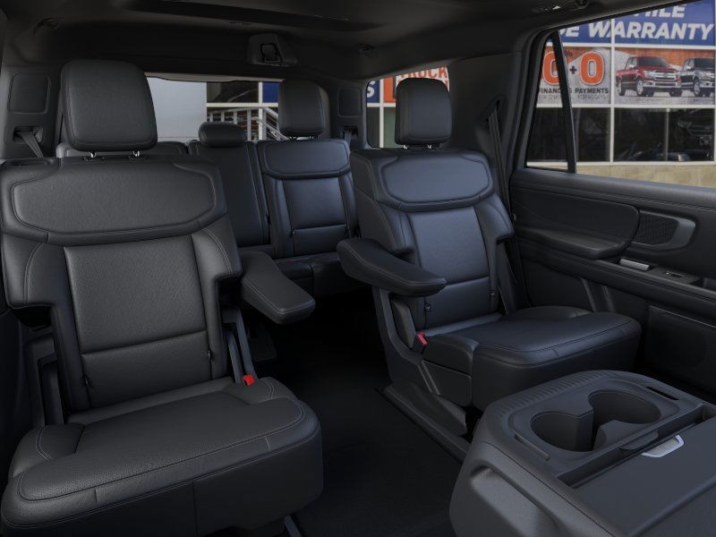 Ford Expedition Vehicle Image 11
