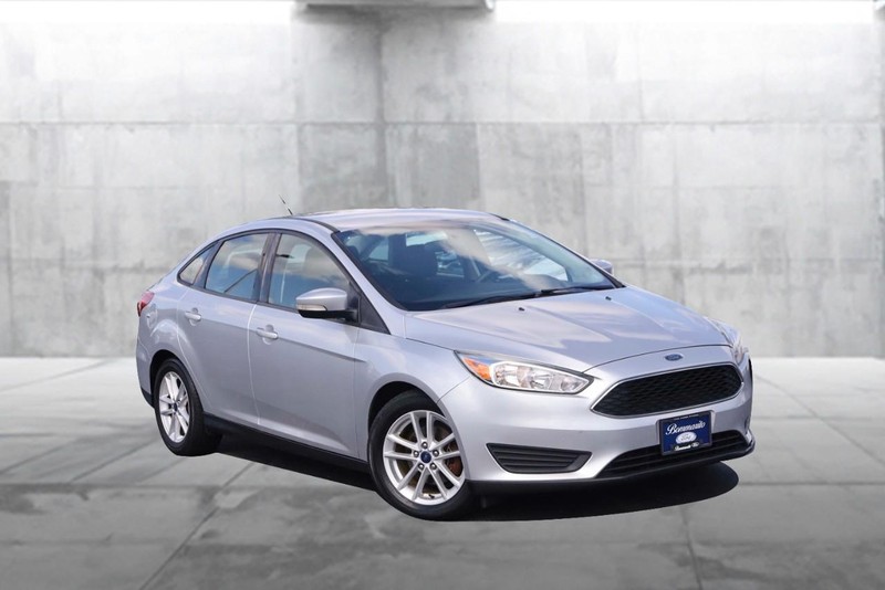 Ford Focus Vehicle Image 02