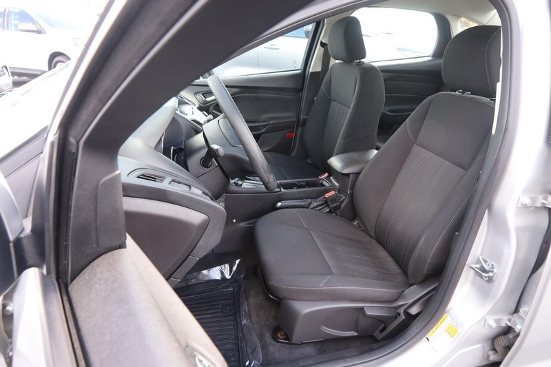 Ford Focus Vehicle Image 08