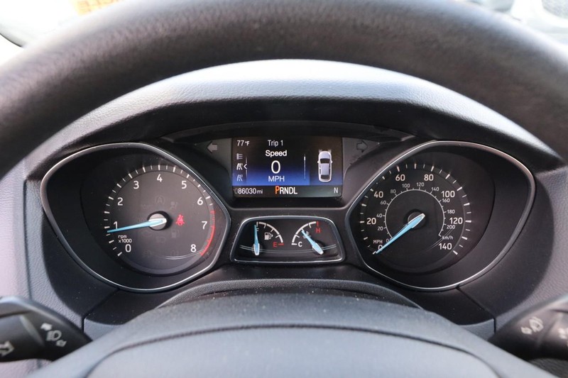 Ford Focus Vehicle Image 13